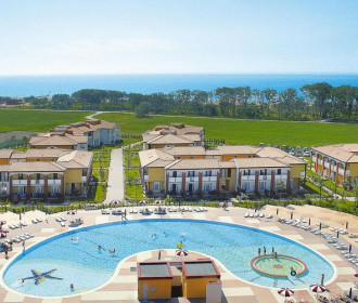 Holiday Resort Villaggio Ai Pini Lido Altanea / Ti